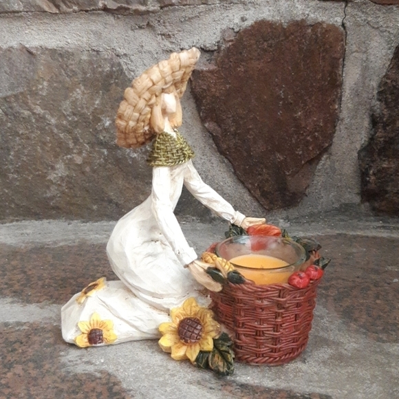 Autum Harvest Figurine - Picture 2 of 4